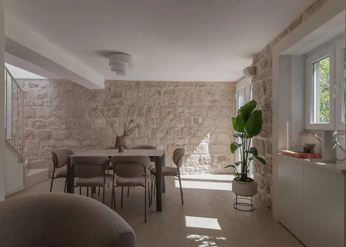 Alea Hvar Villa *